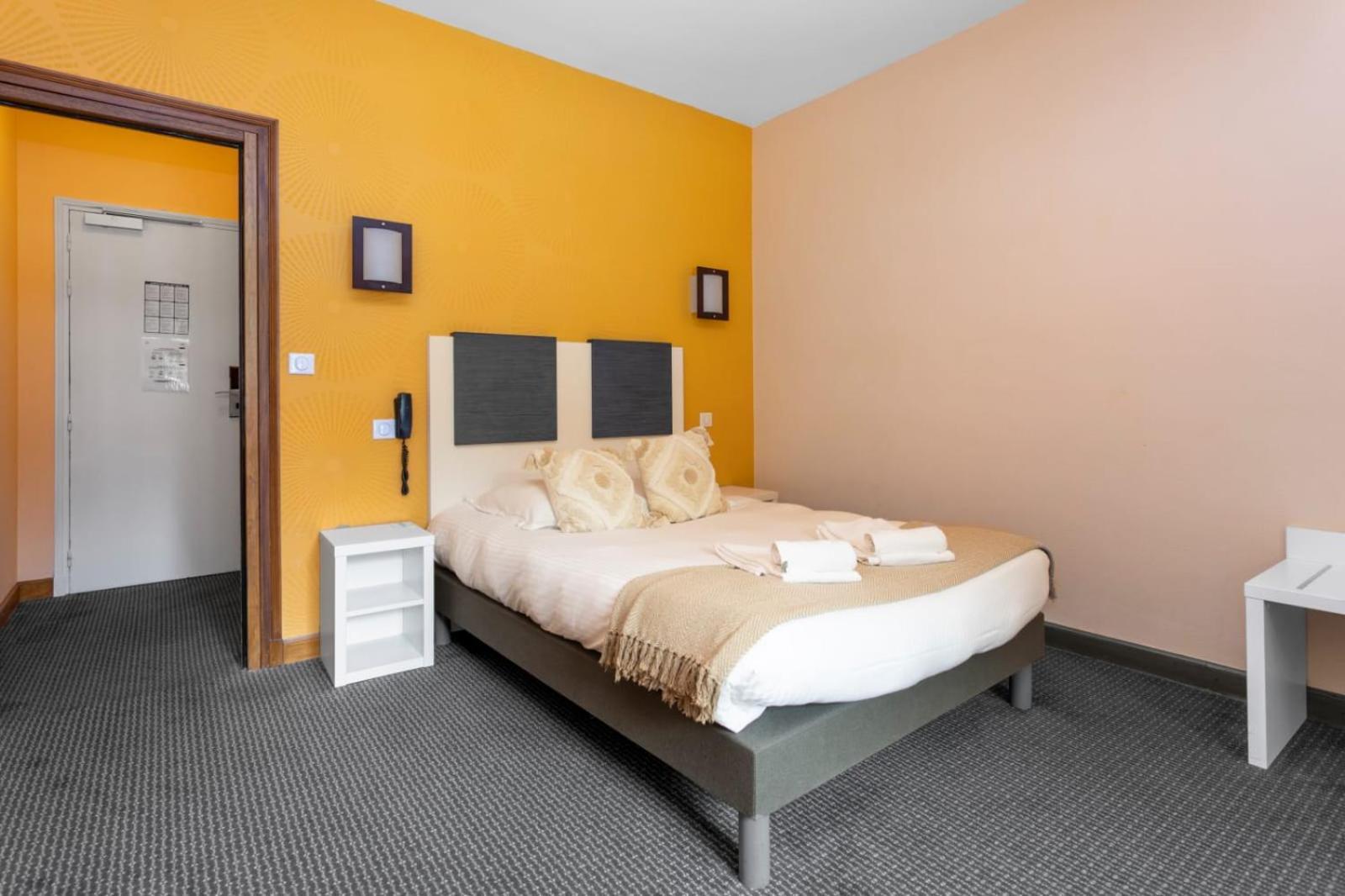 Hotel Le Romantica Pennedepie Bagian luar foto