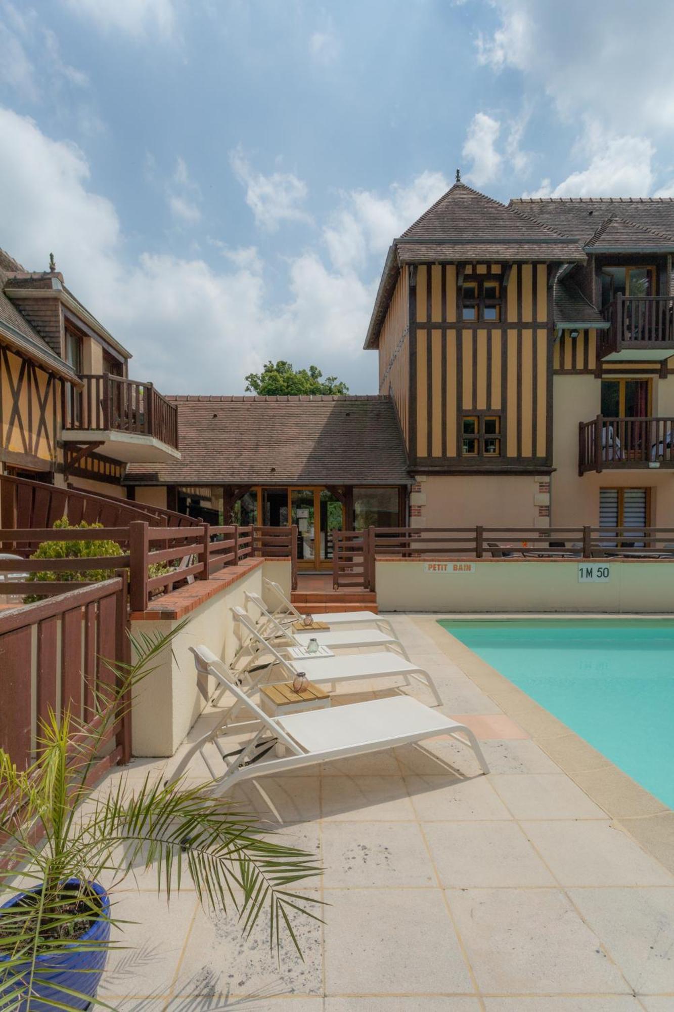 Hotel Le Romantica Pennedepie Bagian luar foto