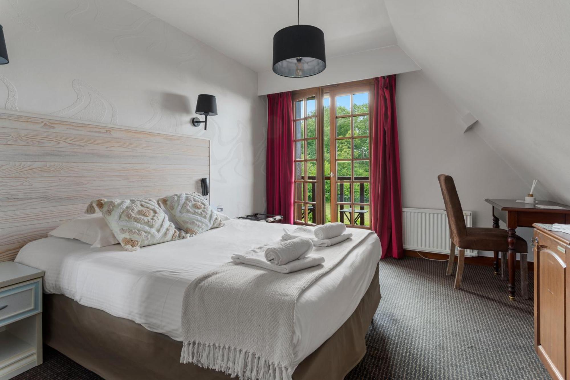 Hotel Le Romantica Pennedepie Bagian luar foto