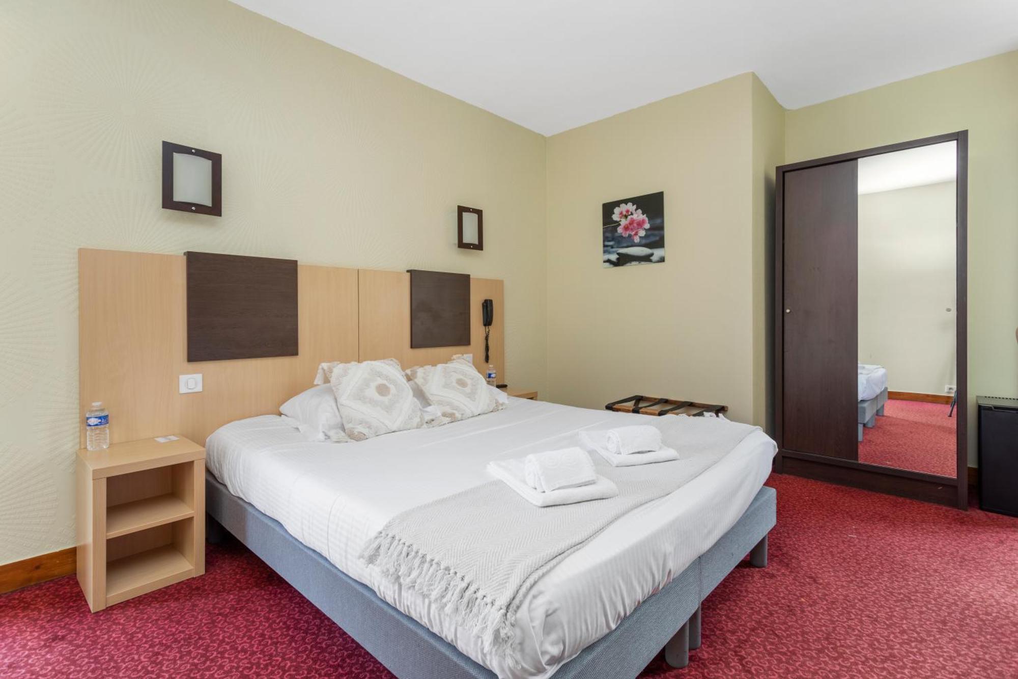 Hotel Le Romantica Pennedepie Bagian luar foto